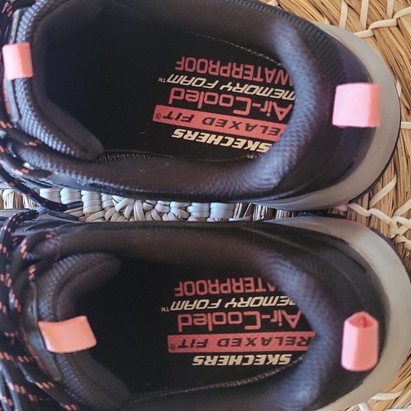 Skechers Outdoor Sneakers Black WO 8.5 LNC - Picture 2 of 8